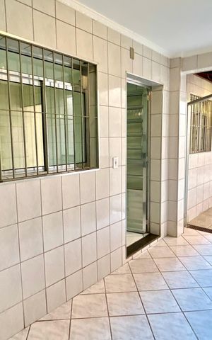 Casa à venda com 140m², 3 quartos e 3 vagas Casa à venda com 140m², 3 quartos e 3 vagasÁrea de Serviço