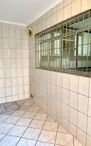 Casa à venda com 140m², 3 quartos e 3 vagas Casa à venda com 140m², 3 quartos e 3 vagasÁrea de Serviço