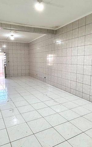 Casa à venda com 140m², 3 quartos e 3 vagas Casa à venda com 140m², 3 quartos e 3 vagasSalão