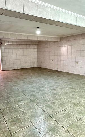 Casa à venda com 140m², 3 quartos e 3 vagas Casa à venda com 140m², 3 quartos e 3 vagasGaragem