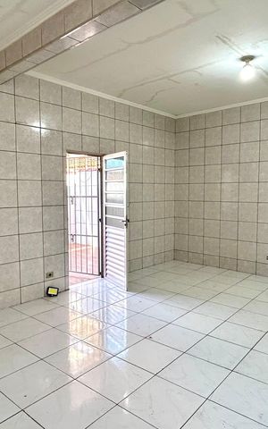 Casa à venda com 140m², 3 quartos e 3 vagas Casa à venda com 140m², 3 quartos e 3 vagasSalão