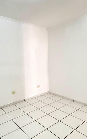 Casa à venda com 140m², 3 quartos e 3 vagas Casa à venda com 140m², 3 quartos e 3 vagasQuarto 3