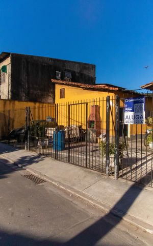 Casa para alugar com 45m², 1 quarto e 1 vaga Casa para alugar com 45m², 1 quarto e 1 vagaFachada