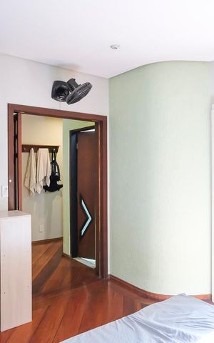 Casa à venda com 194m², 5 quartos e 2 vagasSuíte