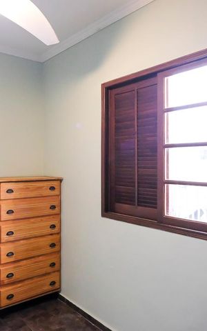 Casa à venda com 194m², 5 quartos e 2 vagasQuarto 3
