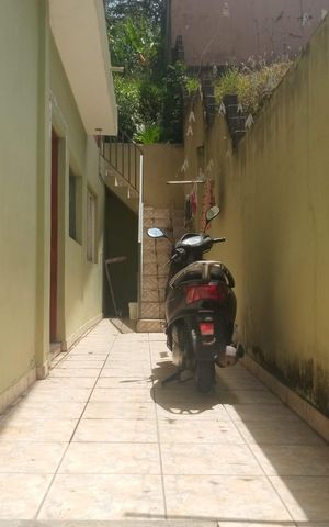 Casa à venda com 356m², 6 quartos e 1 vaga Casa à venda com 356m², 6 quartos e 1 vagaÁrea externa