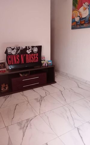 Casa à venda com 356m², 6 quartos e 1 vaga Casa à venda com 356m², 6 quartos e 1 vagaSala