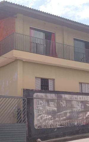 Casa à venda com 356m², 6 quartos e 1 vaga Casa à venda com 356m², 6 quartos e 1 vagaFachada