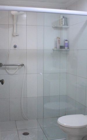 Casa à venda com 300m², 2 quartos e 9 vagasBanheiro da Suíte