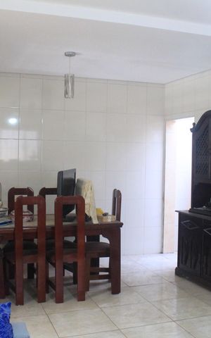 Casa à venda com 300m², 2 quartos e 9 vagasSala