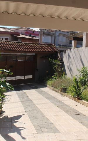Casa à venda com 300m², 2 quartos e 9 vagasGaragem