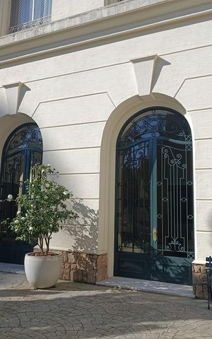 Apartamento à venda com 276m², 3 quartos e 2 vagas Apartamento à venda com 276m², 3 quartos e 2 vagasFachada