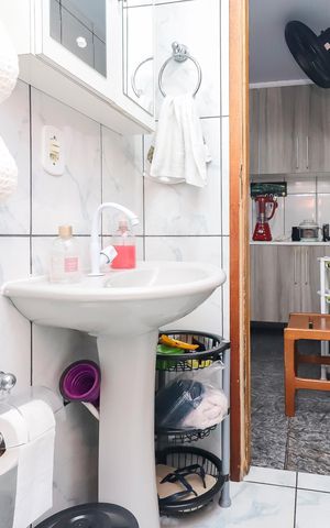 Casa à venda com 120m², 3 quartos e 2 vagasCasa 1 - Banheiro Social
