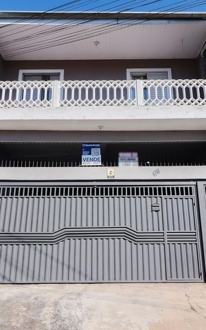 Casa à venda com 120m², 3 quartos e 2 vagasFachada