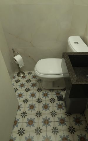 Casa à venda com 250m², 4 quartos e 2 vagasLavabo