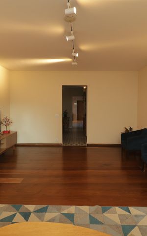 Casa à venda com 250m², 4 quartos e 2 vagasSala
