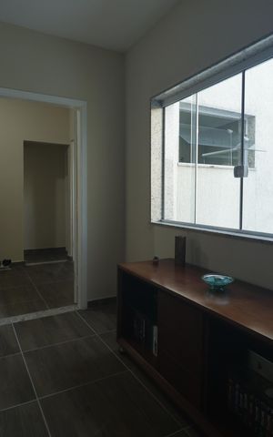 Casa à venda com 250m², 4 quartos e 2 vagasHall do piso superior