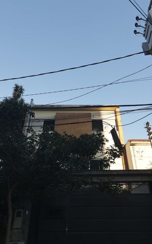 Casa à venda com 250m², 4 quartos e 2 vagasFachada