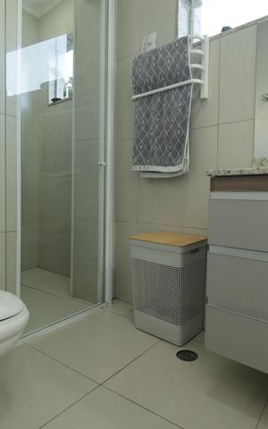 Casa à venda com 250m², 4 quartos e 2 vagasBanheiro da Suíte 2
