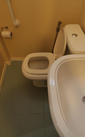 Casa à venda com 250m², 4 quartos e 2 vagasBanheiro da Suíte 1