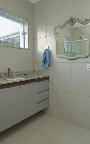 Casa à venda com 250m², 4 quartos e 2 vagasBanheiro Social