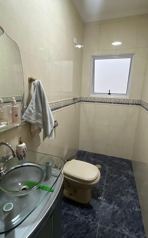 Casa para alugar com 360m², 5 quartos e 2 vagasBanheiro