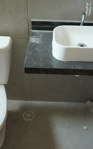 Casa de condomínio à venda com 130m², 3 quartos e 2 vagasBanheiro