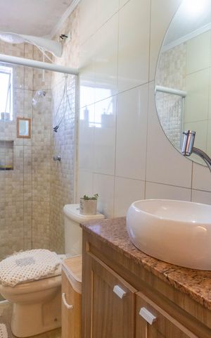 Casa à venda com 418m², 3 quartos e 2 vagas Casa à venda com 418m², 3 quartos e 2 vagasCasa 2 - banheiro