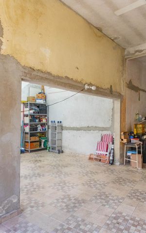 Casa à venda com 418m², 3 quartos e 2 vagas Casa à venda com 418m², 3 quartos e 2 vagasGaragem