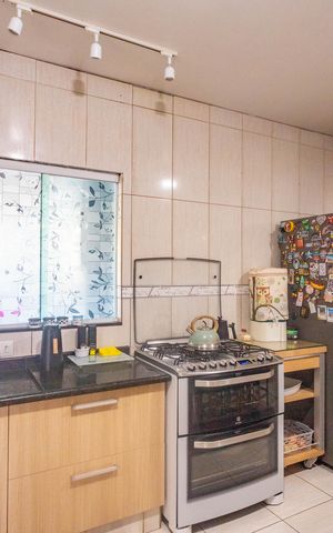 Casa à venda com 418m², 3 quartos e 2 vagas Casa à venda com 418m², 3 quartos e 2 vagasCozinha