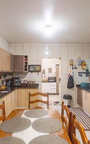 Casa à venda com 418m², 3 quartos e 2 vagas Casa à venda com 418m², 3 quartos e 2 vagasCozinha