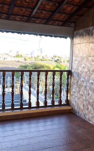 Casa para alugar com 371m², 4 quartos e 4 vagasEntrada 
