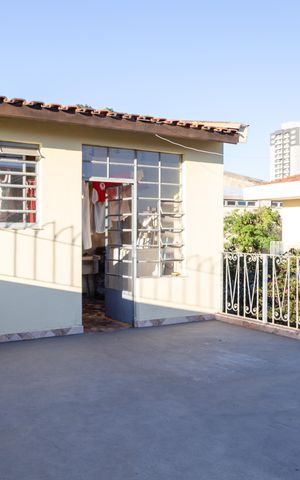 Casa para alugar com 371m², 4 quartos e 4 vagasÁrea de Serviço 2