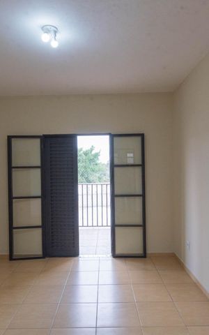 Casa à venda com 300m², 2 quartos e 6 vagas Casa à venda com 300m², 2 quartos e 6 vagasQuarto Suíte 2