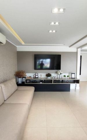 Casa à venda com 300m², 4 quartos e 6 vagas