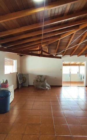 Casa à venda com 300m², 4 quartos e 6 vagas
