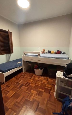Casa de condomínio à venda com 500m², 4 quartos e 4 vagas Casa de condomínio à venda com 500m², 4 quartos e 4 vagasQuarto