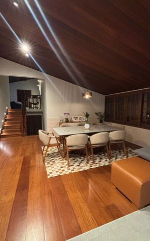 Casa de condomínio à venda com 500m², 4 quartos e 4 vagas Casa de condomínio à venda com 500m², 4 quartos e 4 vagasSala de Jantar