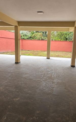 Casa de condomínio à venda com 500m², 4 quartos e 4 vagas Casa de condomínio à venda com 500m², 4 quartos e 4 vagasVaranda
