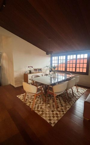 Casa de condomínio à venda com 500m², 4 quartos e 4 vagas Casa de condomínio à venda com 500m², 4 quartos e 4 vagasSala de Jantar