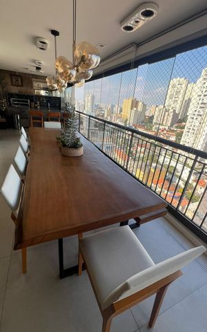 Apartamento à venda com 195m², 3 quartos e 3 vagas Apartamento à venda com 195m², 3 quartos e 3 vagasVaranda
