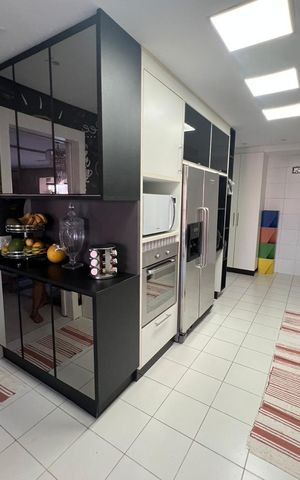 Apartamento à venda com 195m², 3 quartos e 3 vagas Apartamento à venda com 195m², 3 quartos e 3 vagasCozinha
