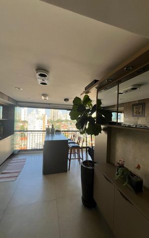 Apartamento à venda com 195m², 3 quartos e 3 vagas Apartamento à venda com 195m², 3 quartos e 3 vagasVaranda