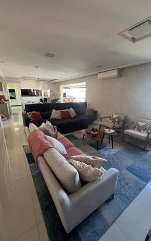 Apartamento à venda com 195m², 3 quartos e 3 vagas Apartamento à venda com 195m², 3 quartos e 3 vagasSala