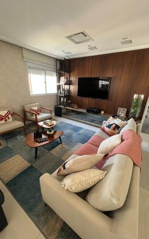 Apartamento à venda com 195m², 3 quartos e 3 vagas Apartamento à venda com 195m², 3 quartos e 3 vagasSala