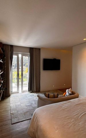 Casa de condomínio à venda com 560m², 5 quartos e 4 vagasSuíte 2