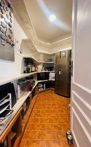 Casa de condomínio à venda com 560m², 5 quartos e 4 vagasDespensa