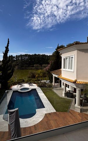 Casa de condomínio à venda com 560m², 5 quartos e 4 vagasSacada suíte 2