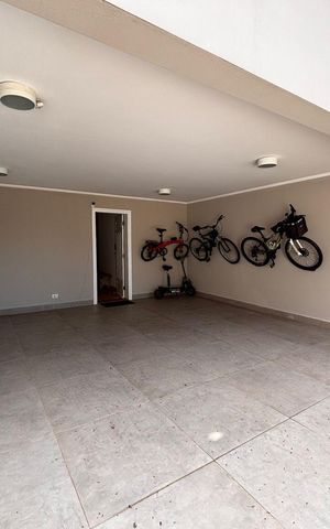 Casa de condomínio à venda com 560m², 5 quartos e 4 vagasGaragem
