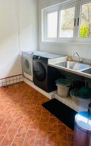 Casa de condomínio à venda com 560m², 5 quartos e 4 vagasLavanderia